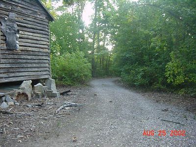 To the lake, 2 minutes.