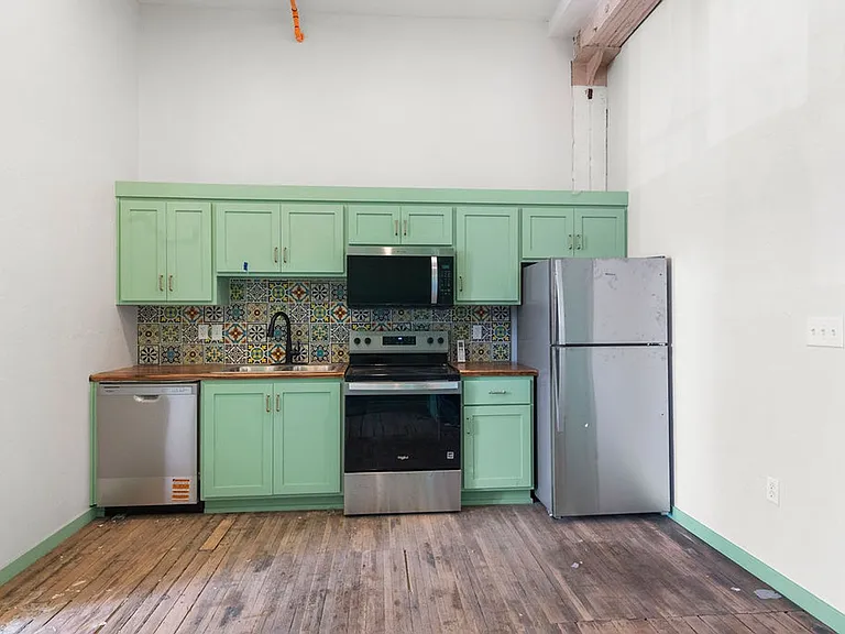 Brand new apartments in downtown Springfield! — Photo 54