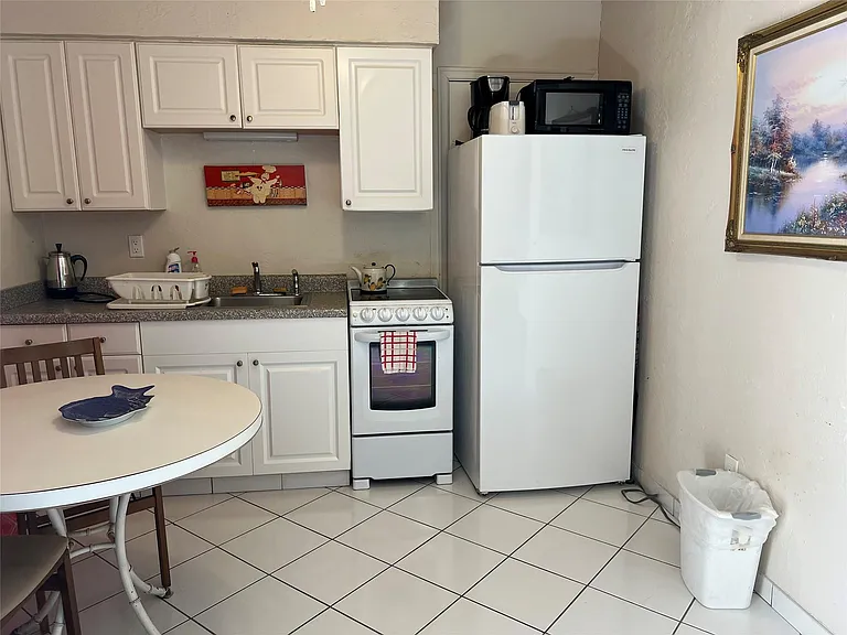 1315 N Ocean Dr #205 — Photo 6