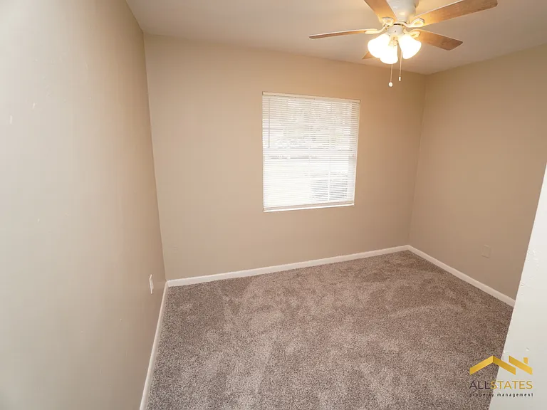 2808 Southwood Dr — Photo 7