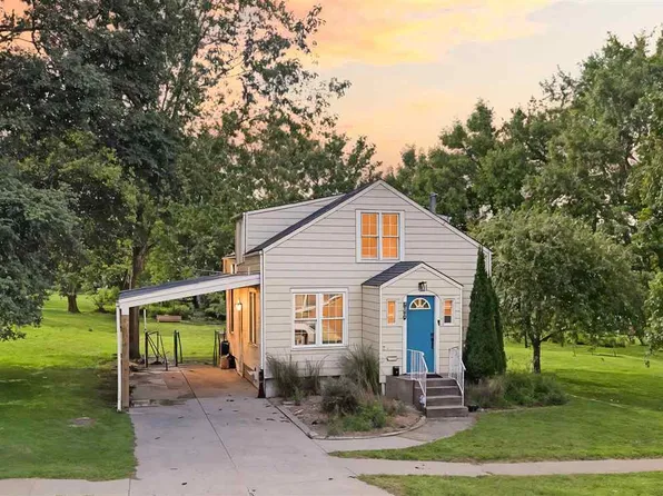 829 S B Ave, Washington, IA 52353