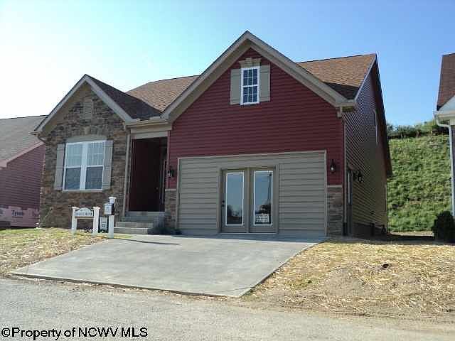 1st image of 29 Woodbury Ln