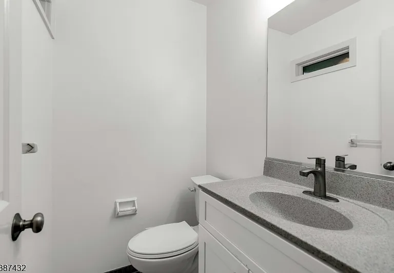 10 Shelley Pl — Photo 9