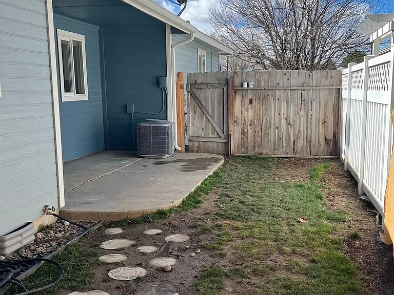 415 Augustina Ct — Photo 24