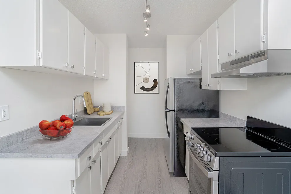 Deville Apartments — Photo 4
