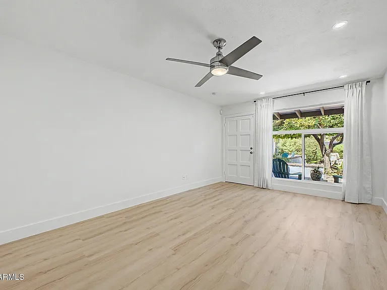 2727 E Montecito Ave — Photo 3
