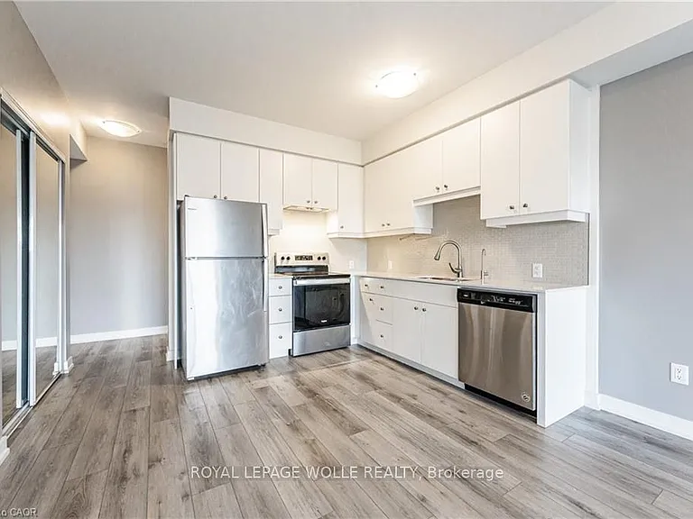 255 Northfield Dr E #302 — Photo 12