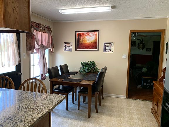 4th image of 1105 Huisach St