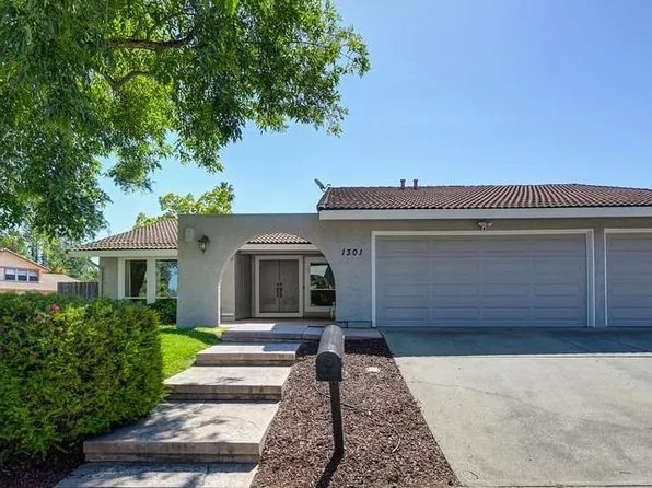 1301 Mossbrook Ct, Roseville, CA 95661