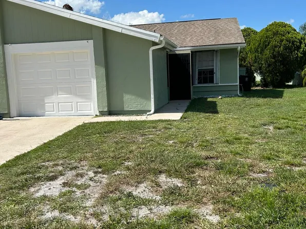 1749 SE Ryecroft Court N, Port St Lucie, FL 34952