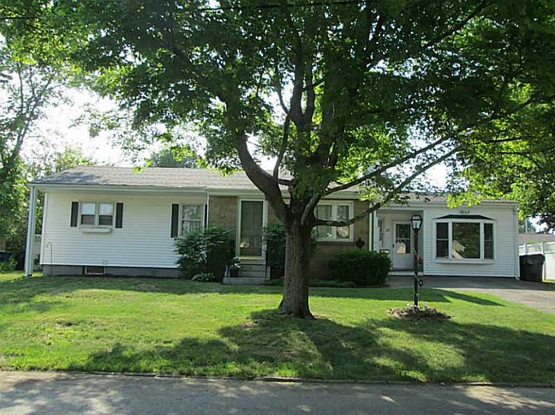 1st image of 27 Montcalm Rd
