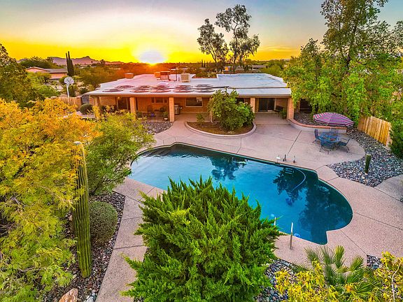 3rd image of 2451 W Bovino Way