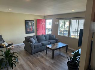 526 Main St APT 203, Huntington Beach, CA 92648