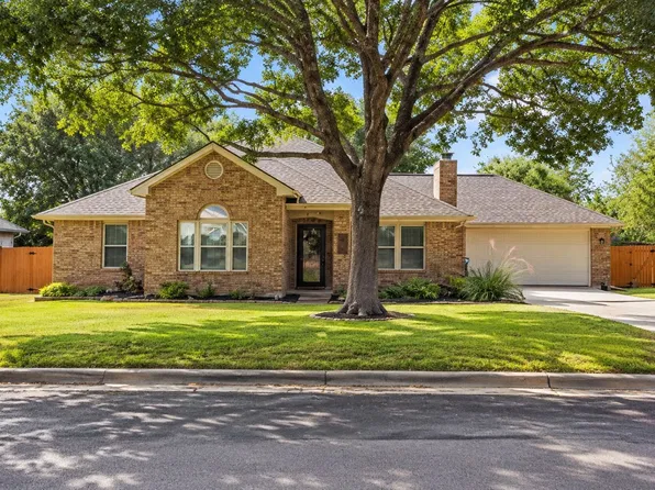 1935 Tiara Dr, New Braunfels, TX 78130