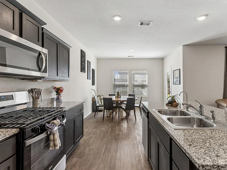 343 Sickle Loop — Photo 11