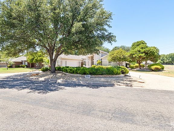 3rd image of 5205 Beverly Dr