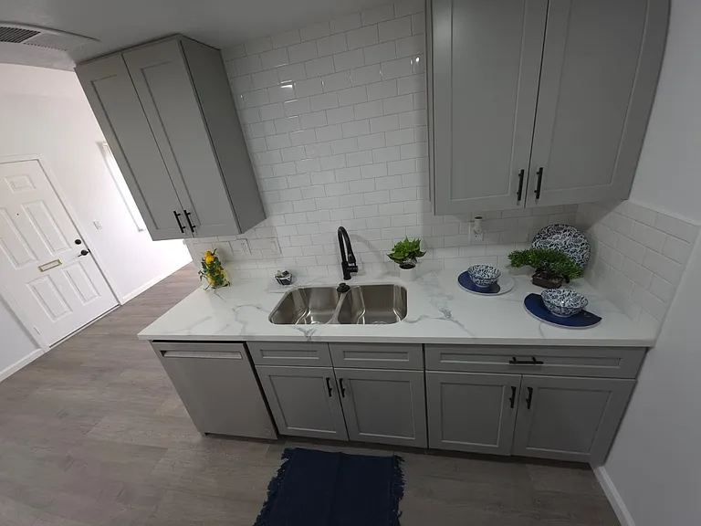 1642 Gardenia Ct #D — Photo 8