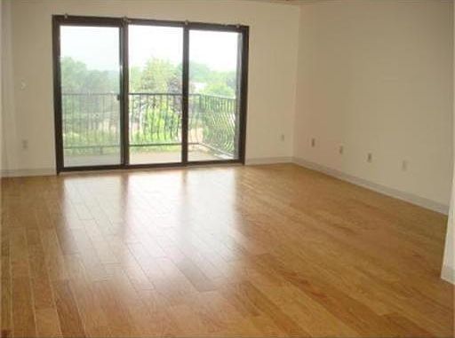4th image of 500 Washington St APT 604
