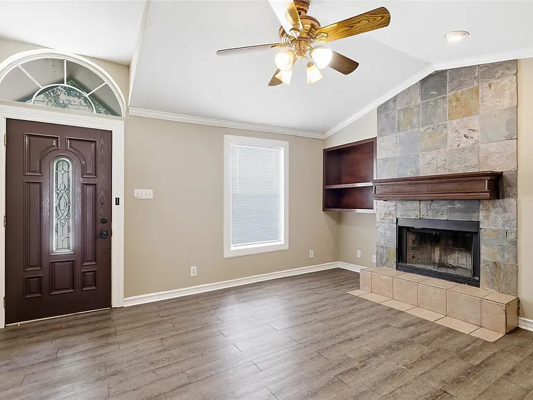 915 Vargas Rd — Photo 5