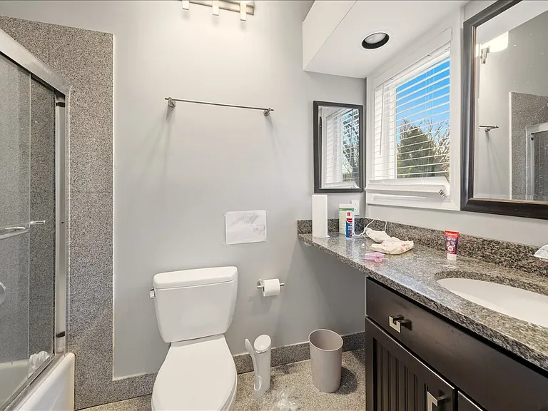 42 Clarewood Dr — Photo 11