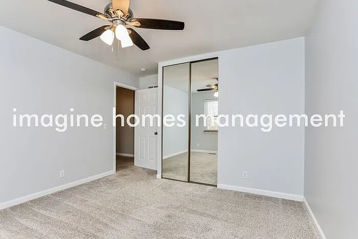 408 Willow Wood Ct — Photo 9
