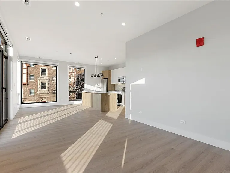 KDG Irving Park LLC — Photo 7
