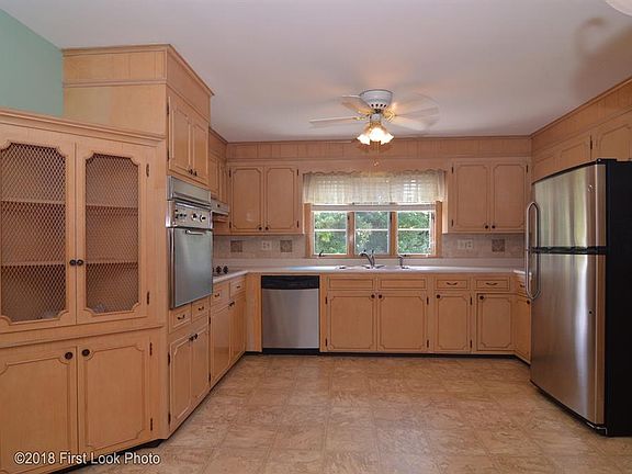 5th image of 25 Walnut St