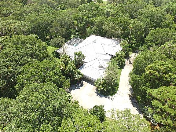 3rd image of 6040 Traylor Ave
