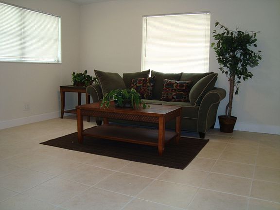 4th image of 351 Leisure Blvd