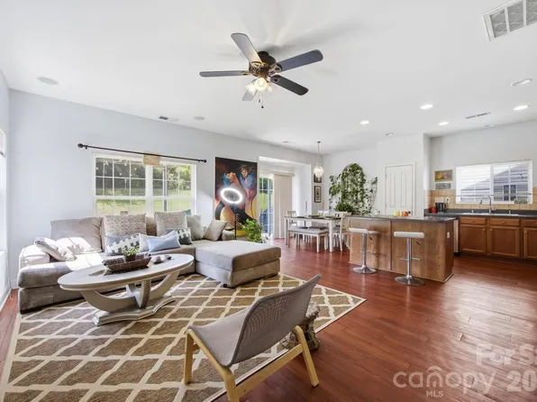 13508 Glasgow Green Ln, Charlotte, NC 28213