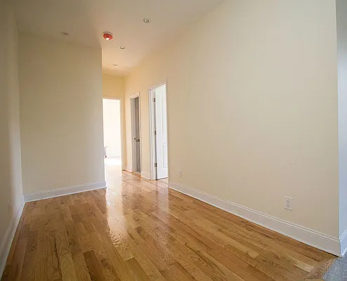 Rented by Premier Metro Realty Corp | media 16