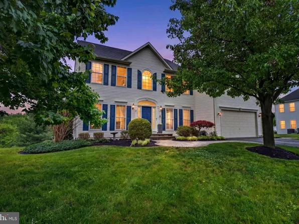8 N Pointe Ter, Middletown, MD 21769
