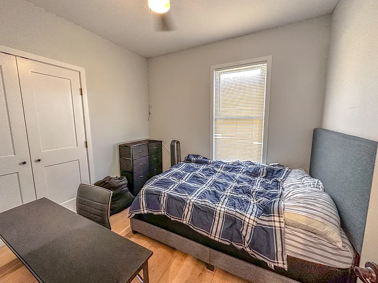 3357 Whitney Ave — Photo 7