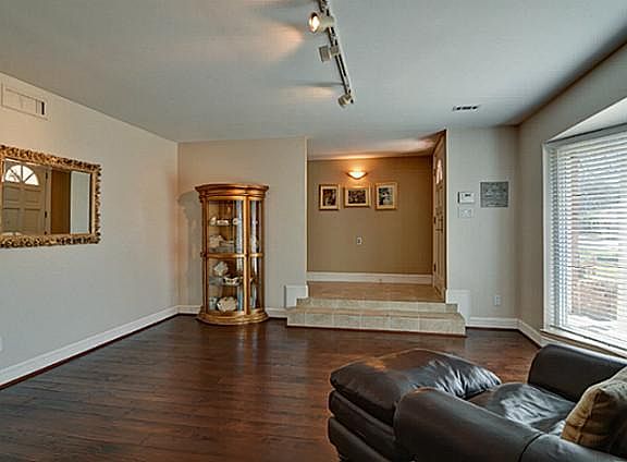 4th image of 6723 Hillwood Ln