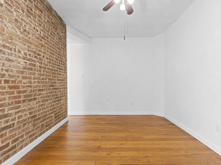 402 E 69th St #30 — Photo 3
