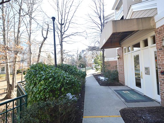4th image of 2204 Westcourt Ln APT 109