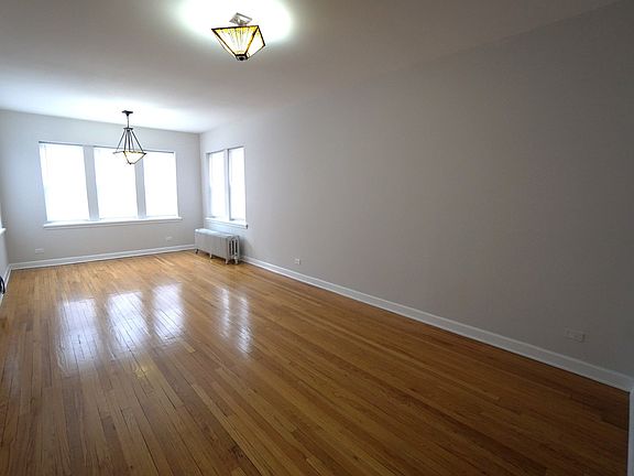 2nd image of 4419 N Whipple St APT 1A