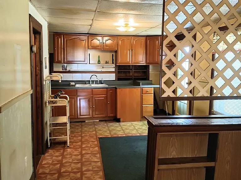 1326 Parkway Ave — Photo 3