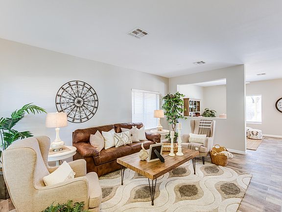 3rd image of 2190 W Sunset Surprise Ct