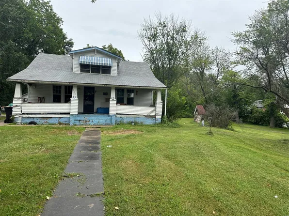 353 Railroad St, Moscow Mills, MO 63362