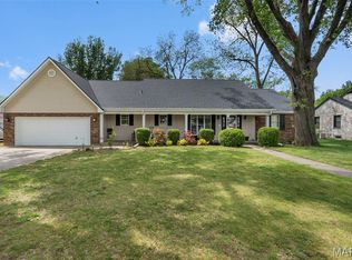 807 Sikes Ave, Sikeston, MO 63801