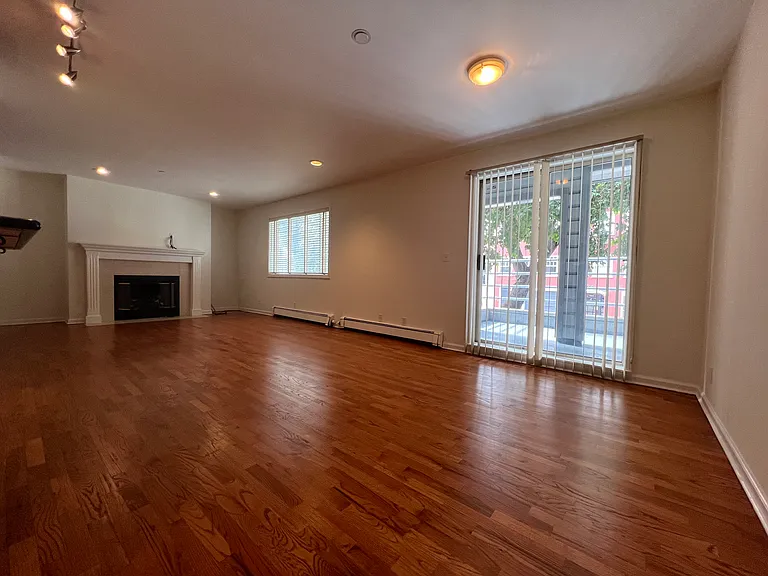 757 N Point St #1 — Photo 11