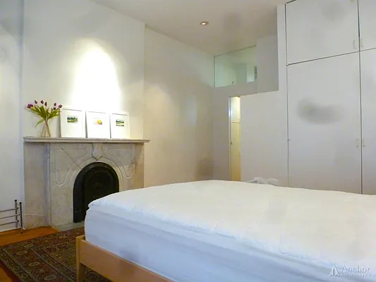 Rented by Anchor Associates | media 37