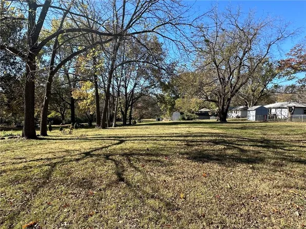 3334 N 63rd St, Kansas City, KS 66104