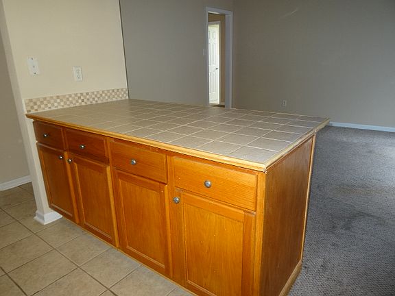 5th image of 205 Briarwood Dr