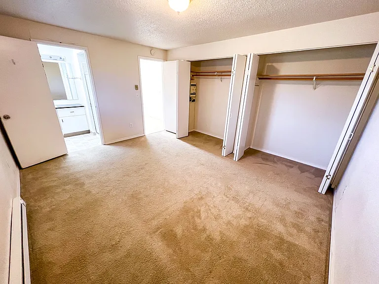 Annaron Apartments — Photo 38