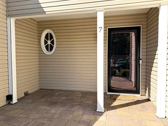 2nd image of 7 Watson Dr