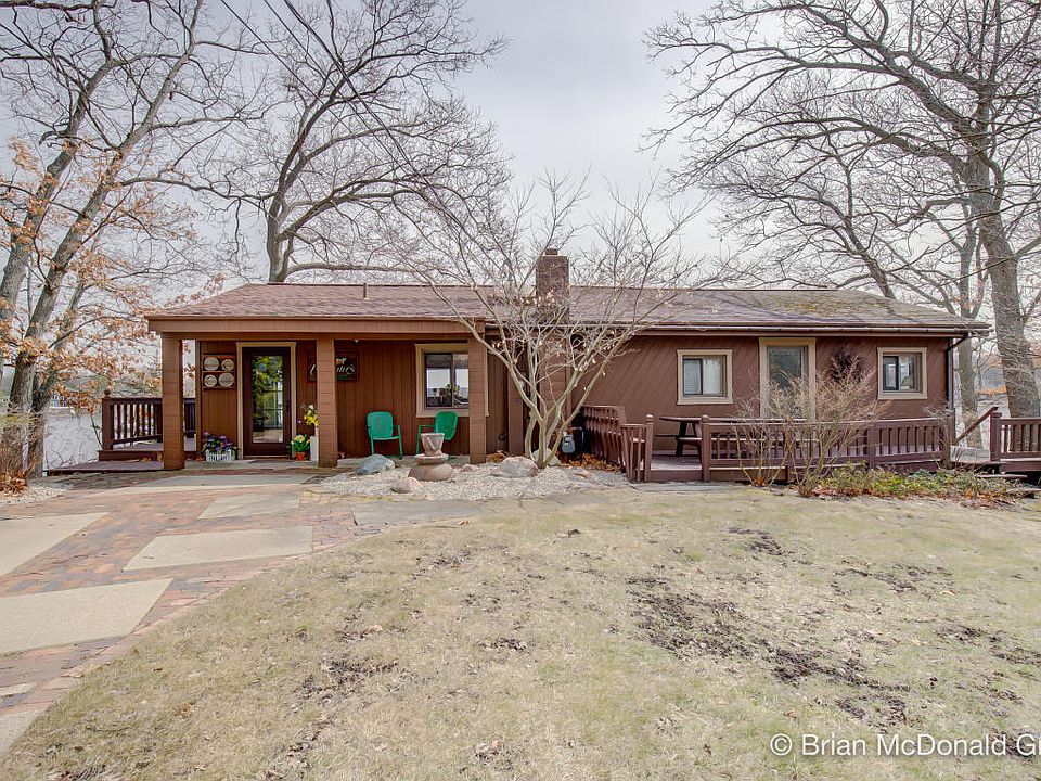 1st image of 8574 Vista Dr