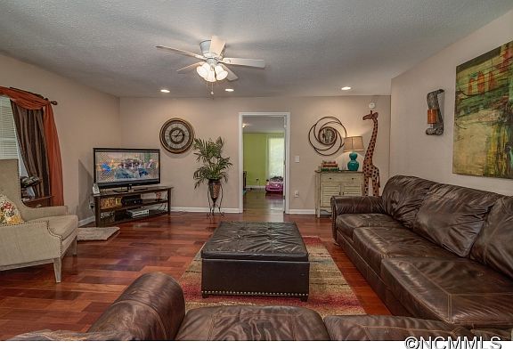 5th image of 109 Glenview Rd