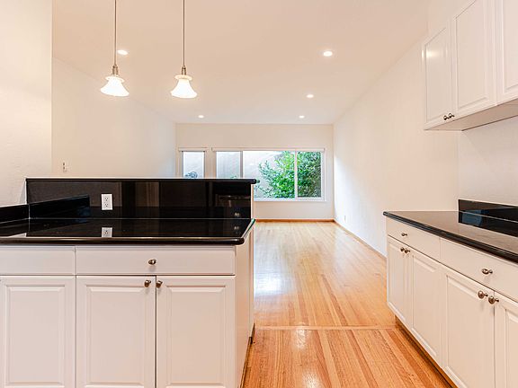 5th image of 2080 Gough St APT 102